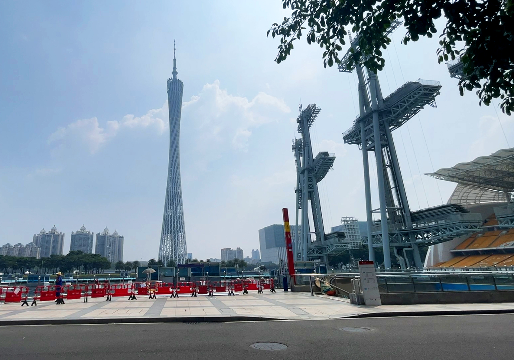 每经原创-C-城市-广东-广州-广州塔-广州塔、广州小蛮腰、小蛮腰(每经记者、丛森、摄).jpg