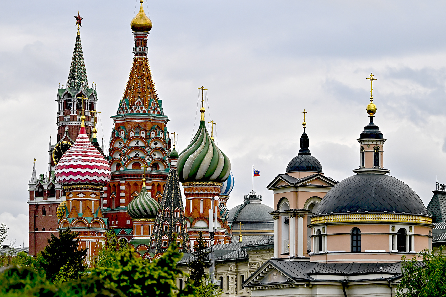 最新！约3000亿美元海外资产遭冻结，俄罗斯终于要采取行动回应了| 每日经济新闻