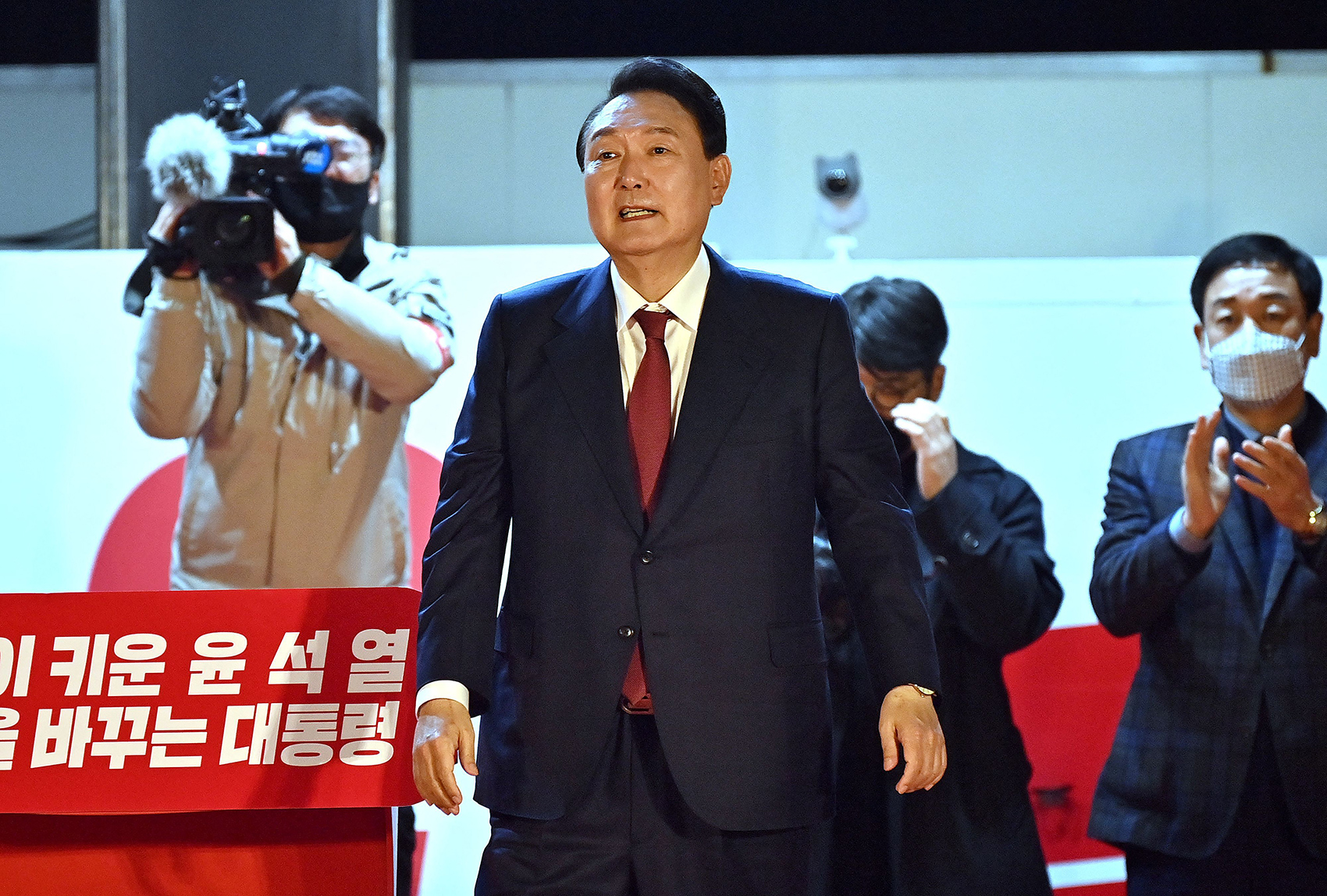 韩国新任总统尹锡悦：考了九次才通过律考 曾将朴槿惠、李明博送进监狱__财经头条